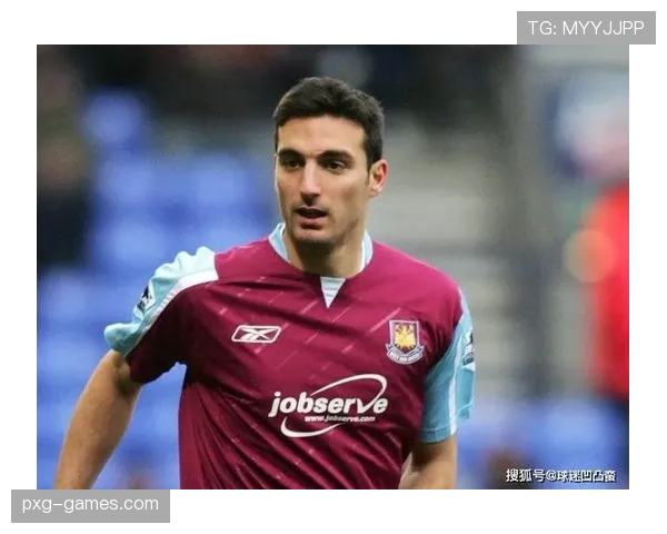 斯卡洛尼执教风格稳健务实，注重战术纪律与团队协作